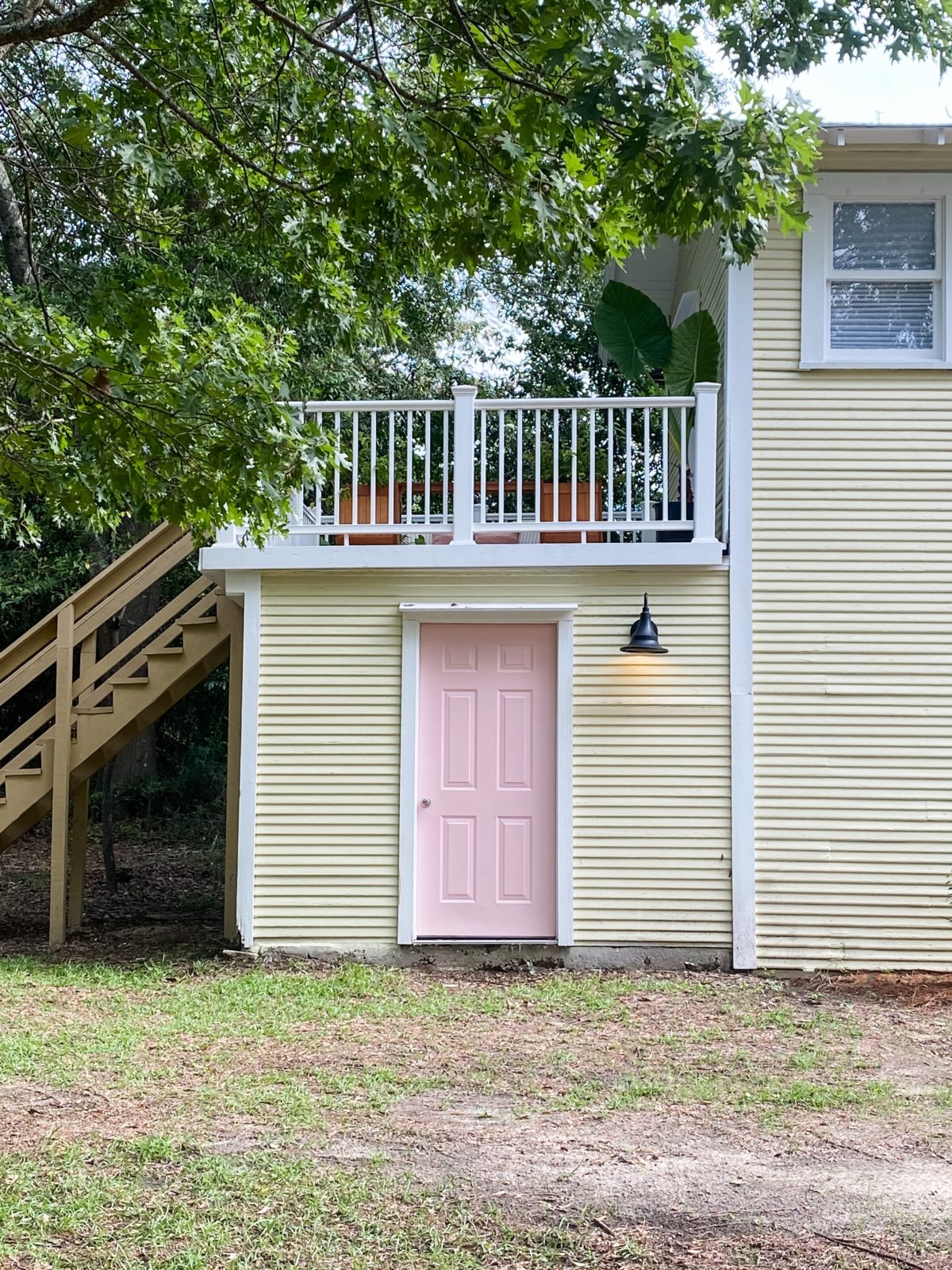 Creating A Dreamy Outdoor Living Space - Simply Southern Cottage