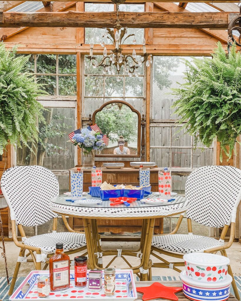 Summer Entertaining Decor Ideas - Simply Southern Cottage